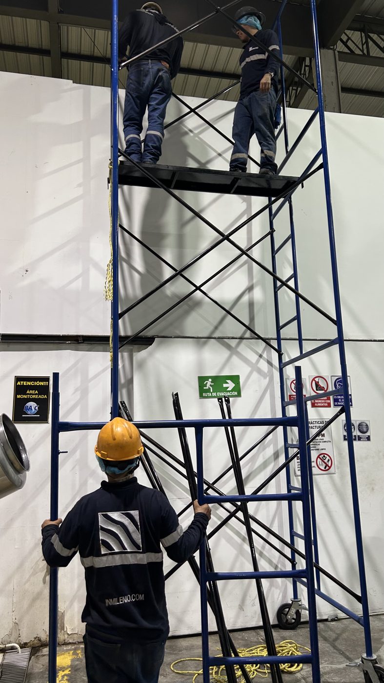 Instalación en altura en planta de alimentos con BPM